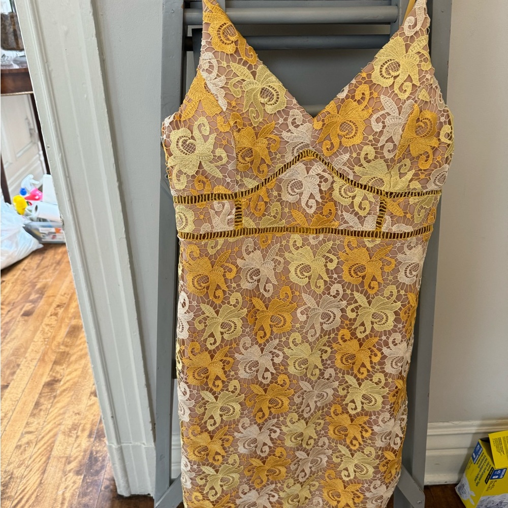 NWOT Lace midi length dress size medium